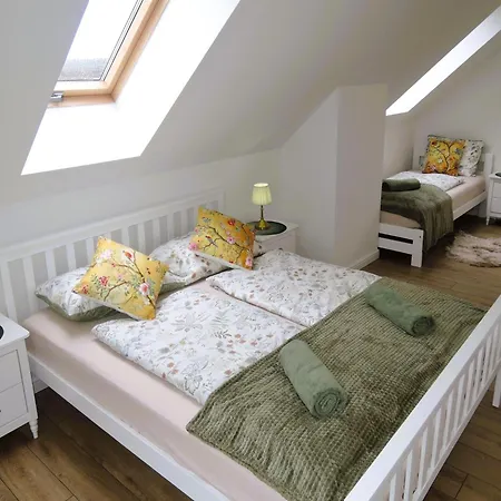 Hill Domyslow, 6 Persons * Domyslow