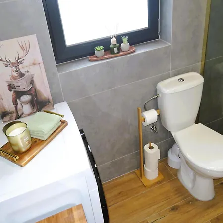 Hill Domyslow, 6 Persons