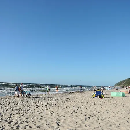 Hill Domyslow, 6 Persons